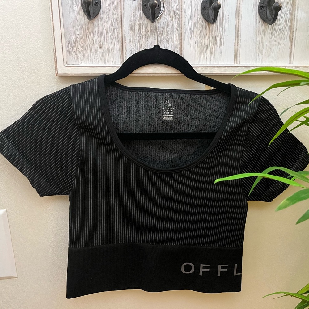Offline by Aerie Women’s Black Ribbed Short Sleeve Crop Top, Size M